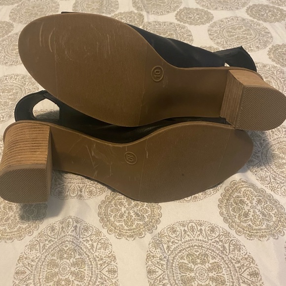 Short Booties - Picture 2 of 5